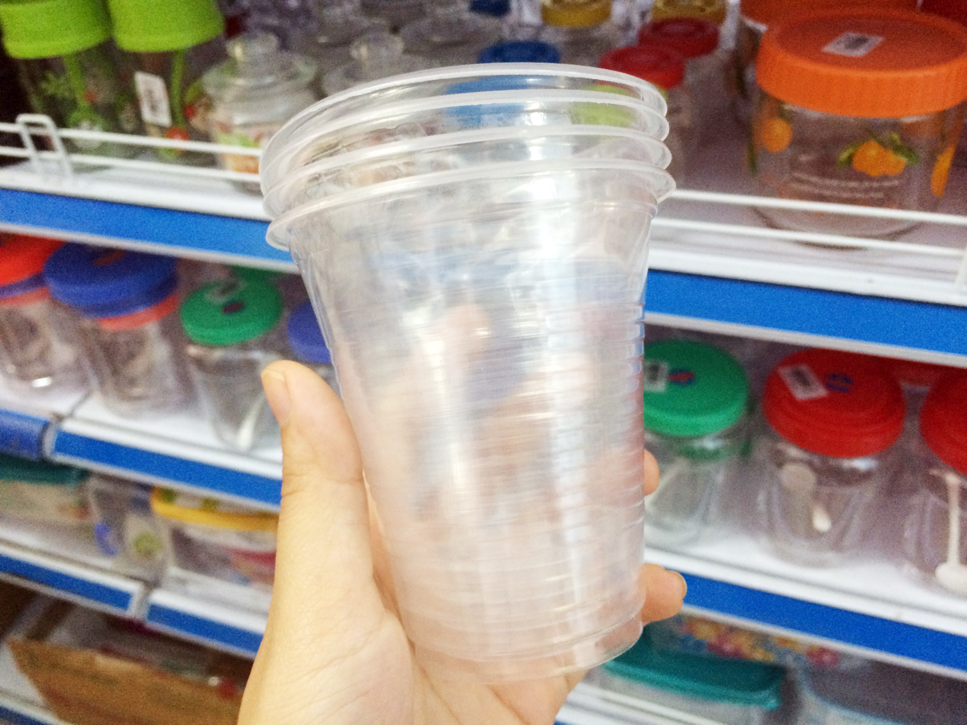 Người dùng Việt thờ ơ trước chất lượng của đồ nhựa dùng một lần